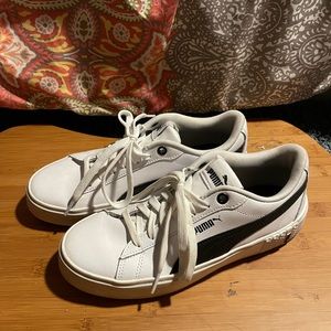 White Puma Sneaker size womens 7.5